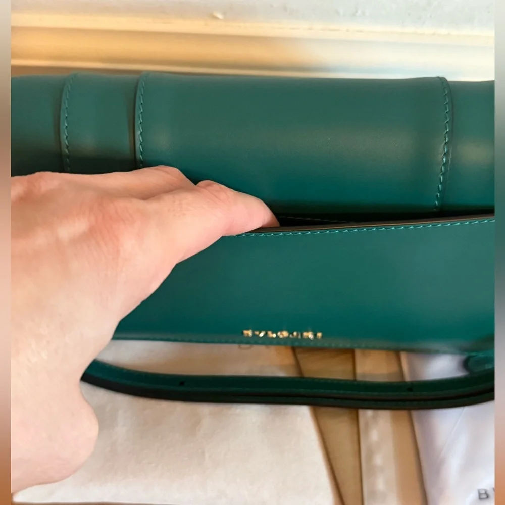 💚 Bvlgari Serpenti East West Shoulder Bag 💚 - Picture 7 of 13